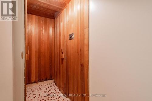 1516 Lawrence Ave W, Toronto, ON - Indoor Photo Showing Other Room