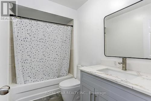 39 Caruso Dr, Brampton, ON - Indoor Photo Showing Bathroom