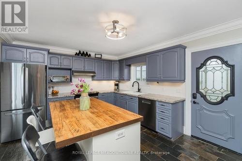 77 Guelph St, Halton Hills, ON - Indoor Photo Showing Kitchen