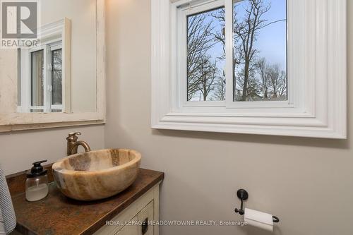77 Guelph St, Halton Hills, ON - Indoor Photo Showing Bathroom