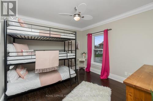 77 Guelph St, Halton Hills, ON - Indoor Photo Showing Bedroom
