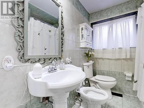 86 Coral Gable Dr, Toronto, ON - Indoor Photo Showing Bathroom