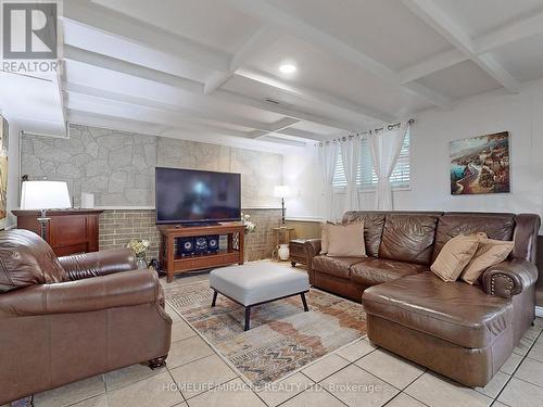 86 Coral Gable Dr, Toronto, ON - Indoor Photo Showing Living Room