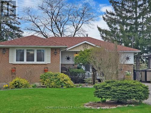 86 Coral Gable Dr, Toronto, ON - Outdoor