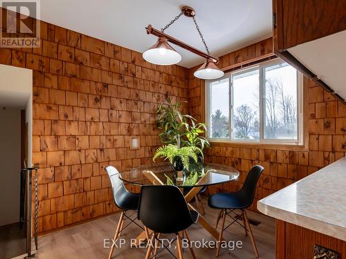 1638 Chester Drive, Caledon, ON - Indoor Photo Showing Dining Room