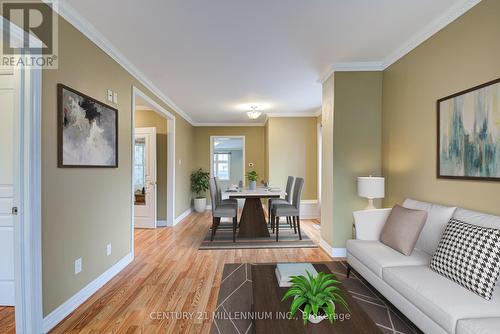 6 Eastern Avenue, Brampton, ON - Indoor Photo Showing Living Room