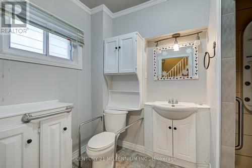 6 Eastern Avenue, Brampton, ON - Indoor Photo Showing Bathroom