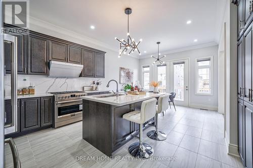 220 Wesmina Avenue, Whitchurch-Stouffville, ON - Indoor Photo Showing Kitchen With Upgraded Kitchen