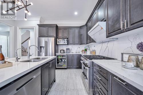 220 Wesmina Avenue, Whitchurch-Stouffville, ON - Indoor Photo Showing Kitchen With Double Sink With Upgraded Kitchen
