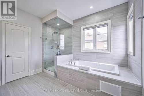 220 Wesmina Avenue, Whitchurch-Stouffville, ON - Indoor Photo Showing Bathroom