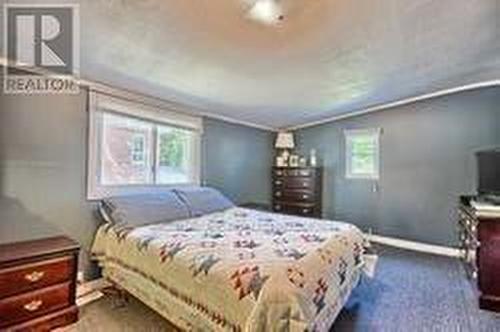 21049 Dalton Rd, Georgina, ON - Indoor Photo Showing Bedroom