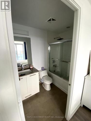 #1521 -9471 Yonge St, Richmond Hill, ON - Indoor Photo Showing Bathroom