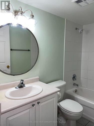 #321 -39 Oneida Cres, Richmond Hill, ON - Indoor Photo Showing Bathroom