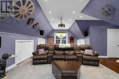 9 Bridle Path, Oro-Medonte, ON - Indoor Photo Showing Living Room