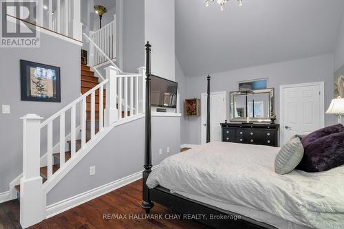 9 Bridle Path, Oro-Medonte, ON - Indoor Photo Showing Bedroom