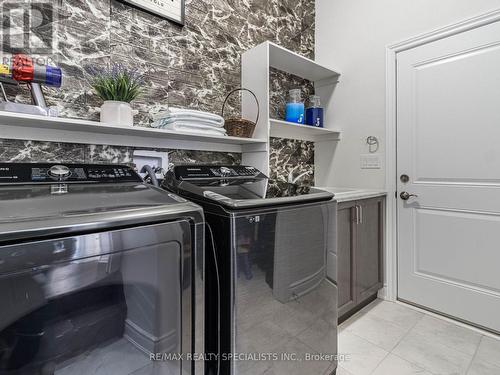 3288 Vernon Powell Dr, Oakville, ON - Indoor Photo Showing Laundry Room