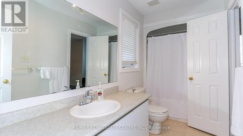 151 Violet St, Barrie, ON - Indoor Photo Showing Bathroom