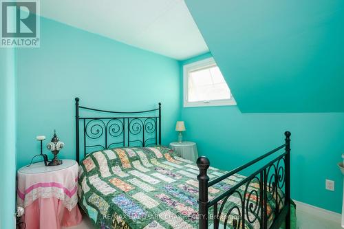 929 Yonge Street, Barrie, ON - Indoor Photo Showing Bedroom
