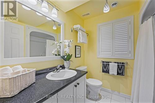491 Aberdeen Blvd, Midland, ON - Indoor Photo Showing Bathroom