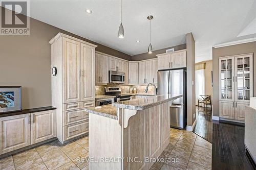 491 Aberdeen Blvd, Midland, ON - Indoor Photo Showing Kitchen With Upgraded Kitchen