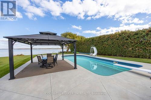 359 Aldred Dr, Scugog, ON - Outdoor With In Ground Pool