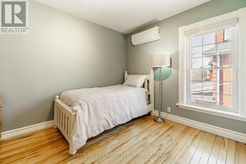 481 Homewood Avenue, Peterborough, ON - Indoor Photo Showing Bedroom