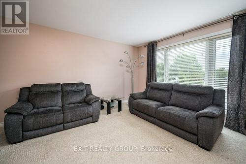 25 Simcoe Drive, Belleville, ON - Indoor Photo Showing Living Room