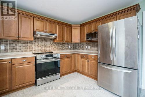 25 Simcoe Drive, Belleville, ON - Indoor Photo Showing Kitchen
