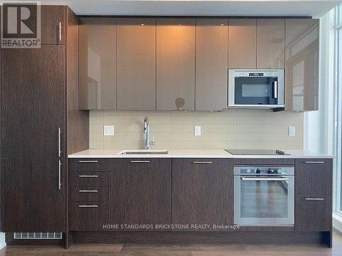 #2407 -403 Church St N, Toronto, ON - Indoor Photo Showing Kitchen With Upgraded Kitchen