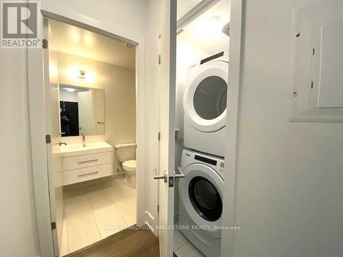#2407 -403 Church St N, Toronto, ON - Indoor Photo Showing Laundry Room