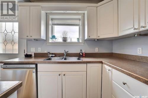670 Athabasca Street E, Moose Jaw, SK - Indoor Photo Showing Kitchen With Double Sink