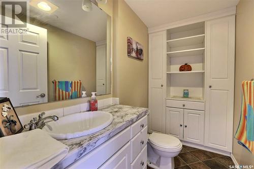 670 Athabasca Street E, Moose Jaw, SK - Indoor Photo Showing Bathroom