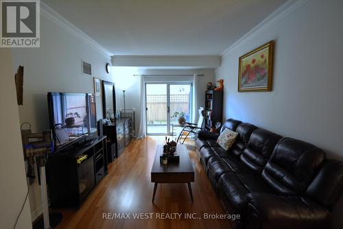 #107 -455 Rosewell Ave, Toronto, ON - Indoor Photo Showing Living Room
