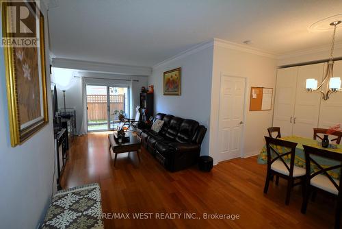 #107 -455 Rosewell Ave, Toronto, ON - Indoor