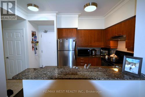 107 - 455 Rosewell Avenue, Toronto, ON - Indoor Photo Showing Kitchen