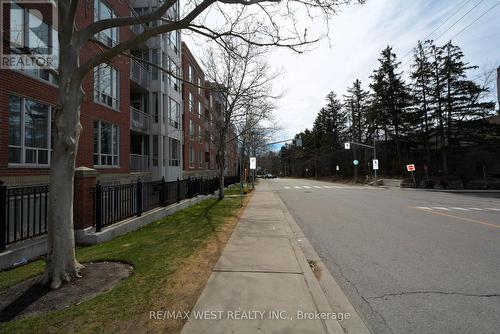 107 - 455 Rosewell Avenue, Toronto, ON - Outdoor
