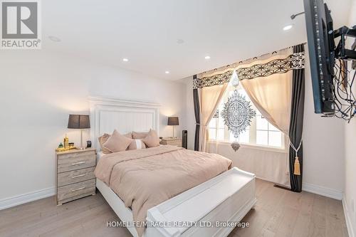 27 Balsdon Hollow, East Gwillimbury, ON - Indoor Photo Showing Bedroom