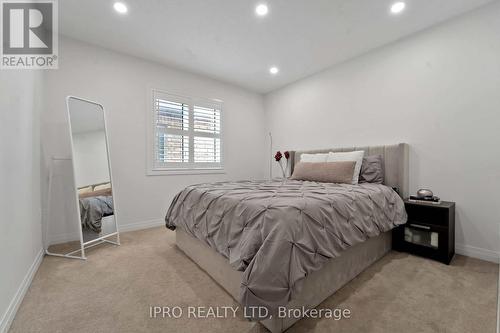 62 Pridham Place, New Tecumseth, ON - Indoor Photo Showing Bedroom