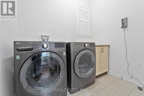 62 Pridham Place, New Tecumseth, ON - Indoor Photo Showing Laundry Room