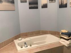 Ensuite bathroom - 