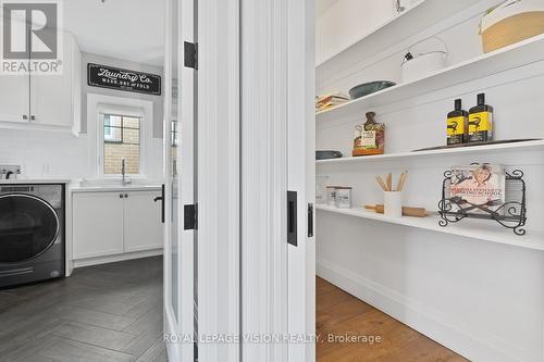 373 Sugar Maple Lane, Richmond Hill, ON - Indoor Photo Showing Laundry Room