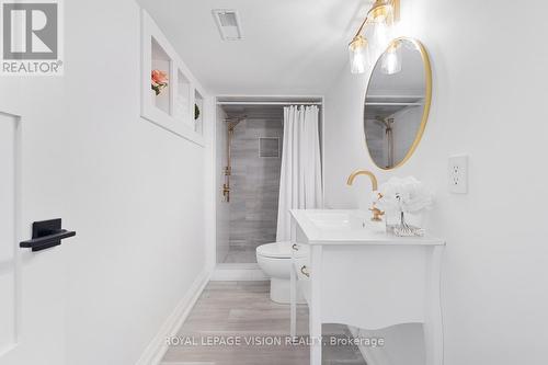 373 Sugar Maple Lane, Richmond Hill, ON - Indoor Photo Showing Bathroom