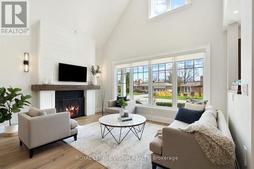 373 Sugar Maple Lane, Richmond Hill, ON - Indoor Photo Showing Living Room With Fireplace