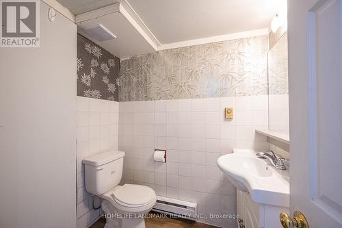 685 Frederick St, Kitchener, ON - Indoor Photo Showing Bathroom