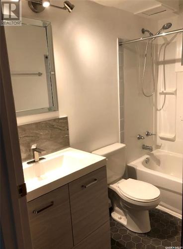 71 Betts Avenue, Yorkton, SK - Indoor Photo Showing Bathroom