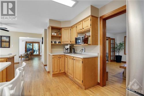 8286 Rodney Farm Drive, Metcalfe, ON - Indoor Photo Showing Kitchen