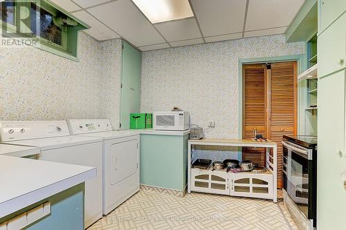 2 Farmingdale Road, Toronto, ON - Indoor Photo Showing Laundry Room
