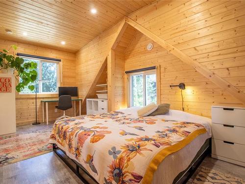 2793 Schooner Way, Pender Island, BC - Indoor Photo Showing Bedroom
