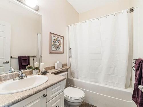 20-631 Blenkin Ave, Parksville, BC - Indoor Photo Showing Bathroom