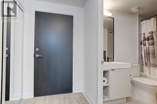 #503 -250 Lawrence Ave W, Toronto, ON - Indoor Photo Showing Bathroom